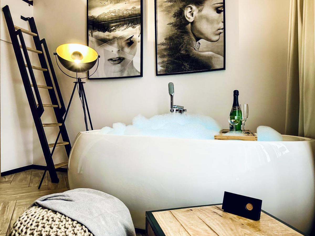 Apartment Premium Jacuzzi For Couples, Old Town Cracovia Esterno foto