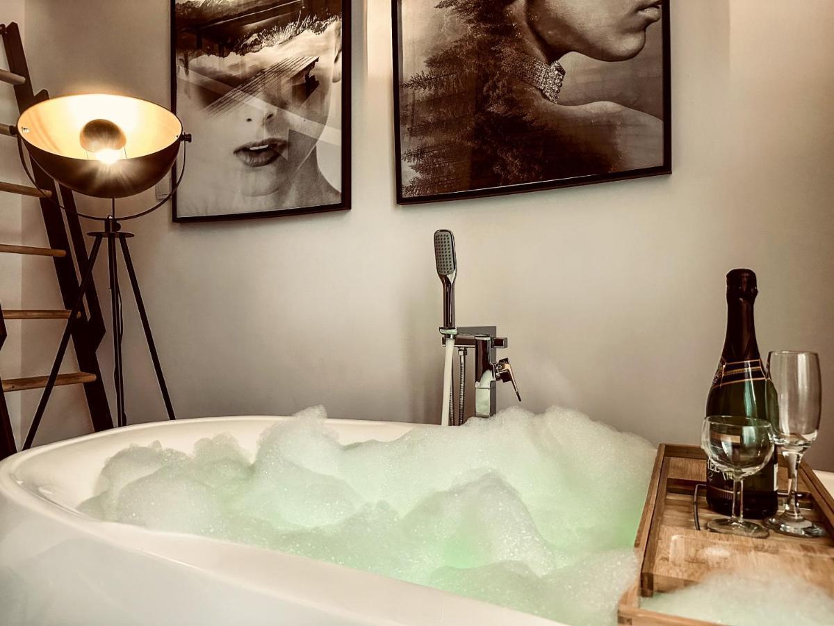 Apartment Premium Jacuzzi For Couples, Old Town Cracovia Esterno foto
